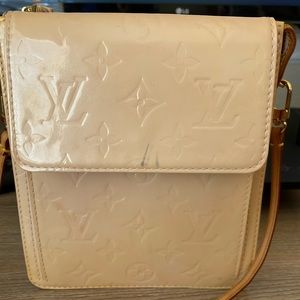 Louis Vuitton vernis mott bag